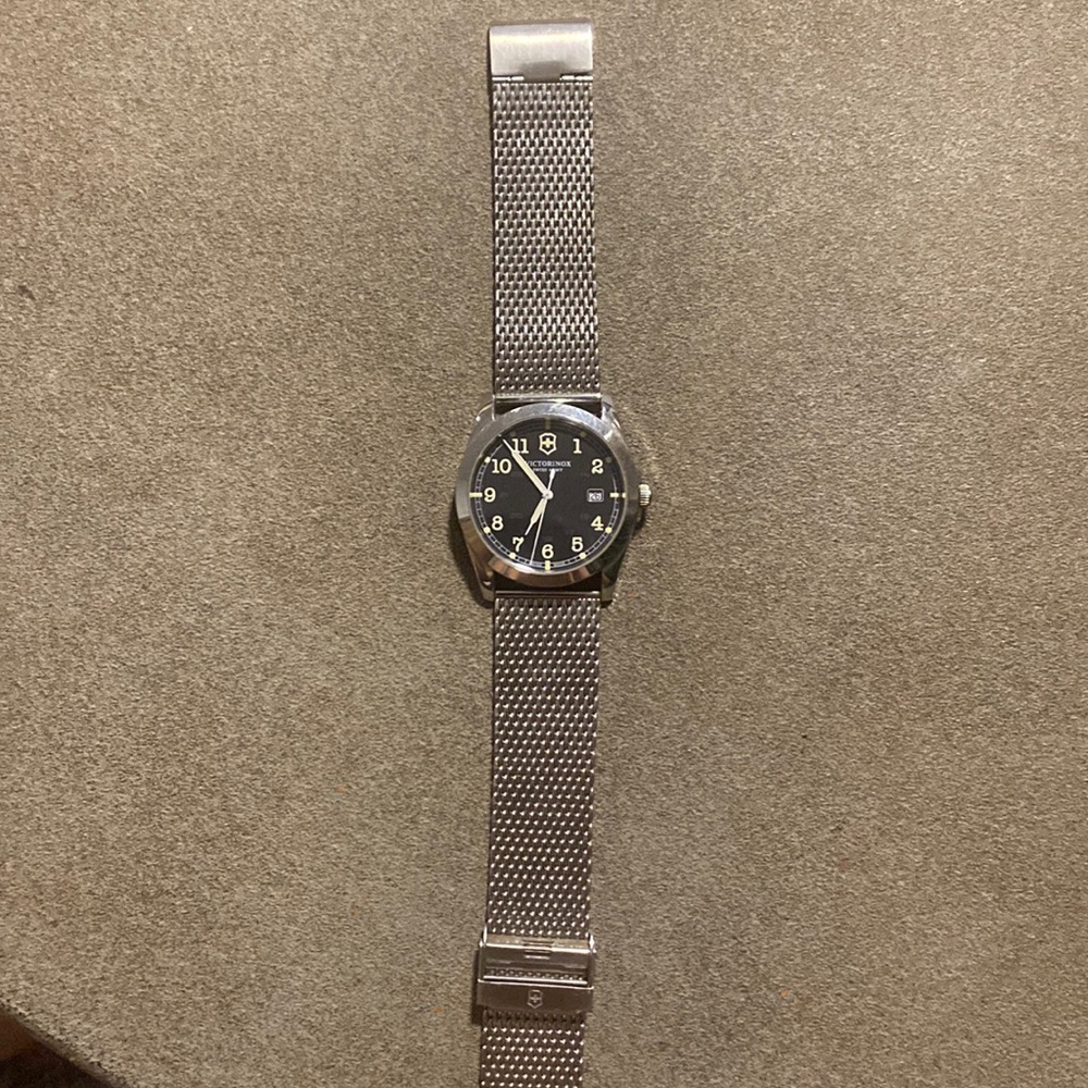 Victorinox Swiss Mens Watch